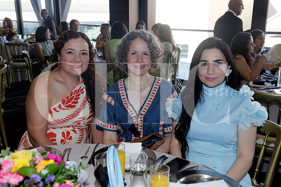 Erika Vázquez, Luz Saenz y Patty de Cordero
