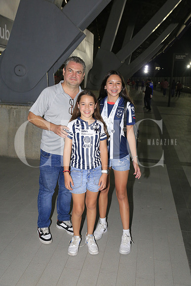 Cesar Mercado, Kendra Almaguer y Rebeca Mercado 2