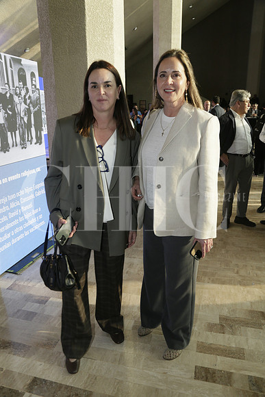 Mariana Garza Laguera y Eva Garza Laguera de Fernández (3)