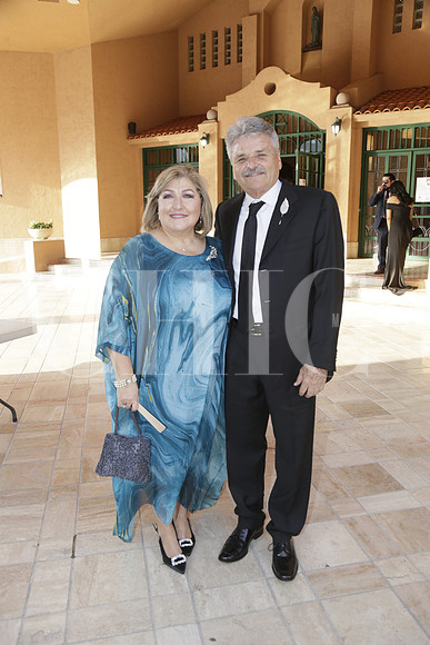 Nydia de González y Florencio González (2)