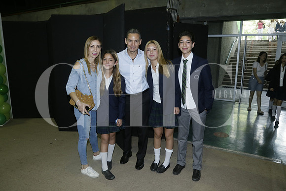 Nancy García; Mariana Barrón, Emeterio Barrón, Fernanda Barrón y Roberto Barrón (2)
