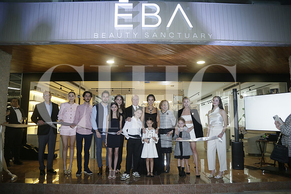 Aspectos corte de listón en la apertura de EBA Beauty (4)