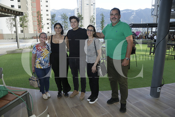 Nancy Martínez, Daniela Salastorrea, Eduardo Adame, Elvia Ornelas y Jorge Luis Salastorrea (3)