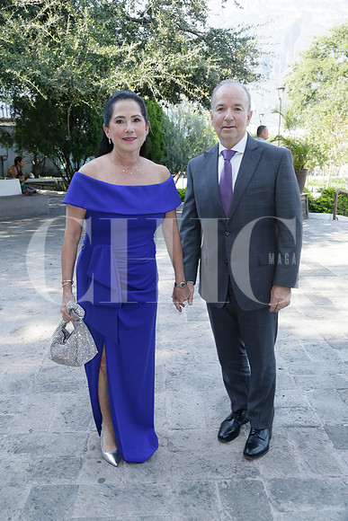 Mónica Gonzále de Garza y Antonio Gazra (2)