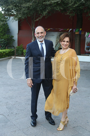 Alberto Menchaca y Laura Mendez de Menchaca
