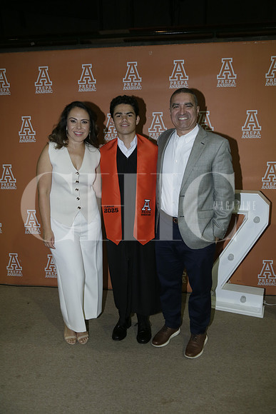 Mónica De la Torre de Chapa, Bernardo Chapa y Bernanrdo Chapa (2)