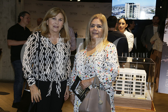 Mayra Saucedo y Tere Frese
