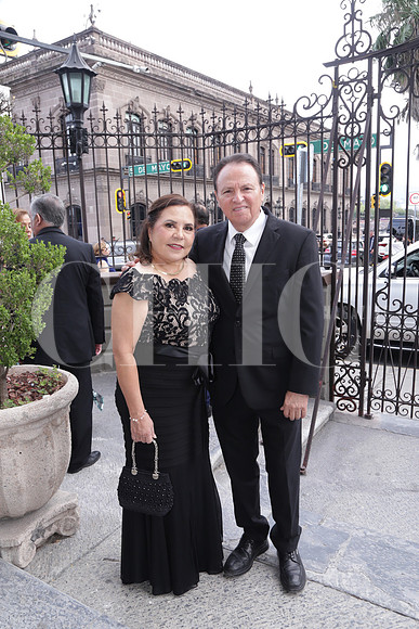 Bertha Lozano de Garza y Carlos Garza 0