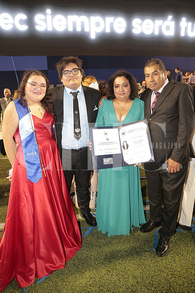 Emily Ruiz, Emmanuei Ruiz, Liliana Andrews y Adrian Ruiz 3