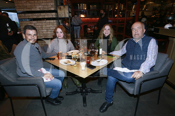 (Rest. Bestia) Francisco Ontiveros, Luz de Ontiveros, Patty de Enriquez y Raymundo Enriquez