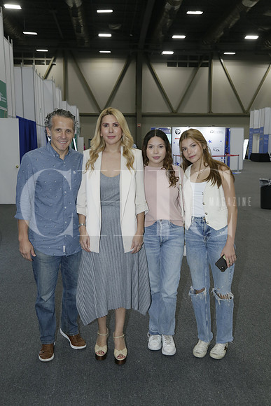 Roberto Garza, Margarita Arellanes, Loreta Garza e Isabella Garza (3)
