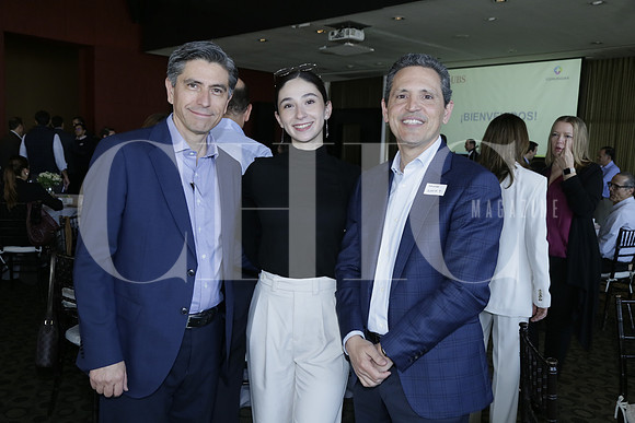 Fernando Mendizabal, Rosemaire Mandizabal y Eduardo Garza T