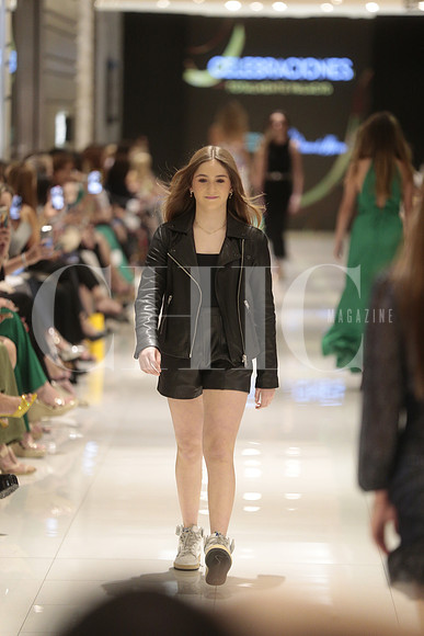 Desfile ya puedo escucharte 351