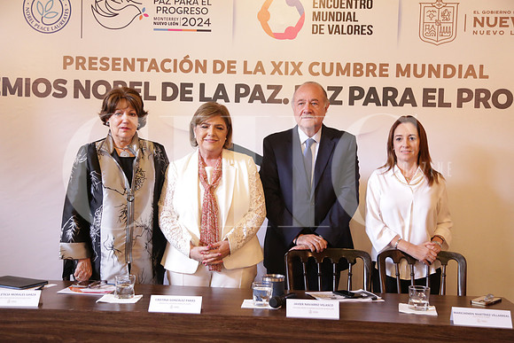 Sofia Leticia Morales, Cristina González, Javier Navarro y Maricarmen Martínez1