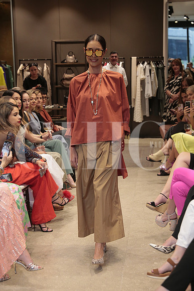 Modelos de Rafa Zuñiga vistiendo Max Mara 66