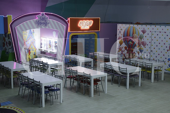 Aspectos de interiores y areas de Rock n Play (21)