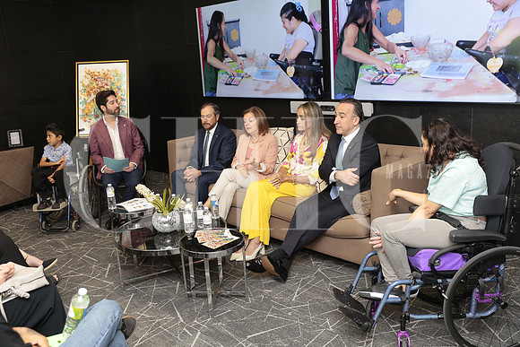 Emilio Duarte, Hugo Ramirez, Adrián Lozano, Lily Navarro, Alexandra Castro, Ernesto Lopez Clariond y Sele Lugo 7