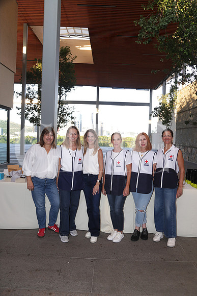 Elsa Berruet, Roberta Zambrano, Regina Sada, Maru Garza T de Carrillo, Laura Barrera y Marisa Valdés 1