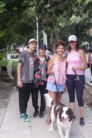 Samuel Santana, Mónica González, Claudia González y Leonor González 1