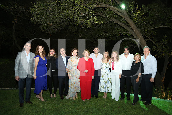 Juan Prestamo, Malu jaso, Berta Alejandra Prestamo, Arturo Prestamo, Cordelia Elizondo , Berta Alejandra Elizondo, Marcelo Prestamo, Sofia Garza, Cynthia Zabroki, Luis Prestamo, Cristina Islas y Herna