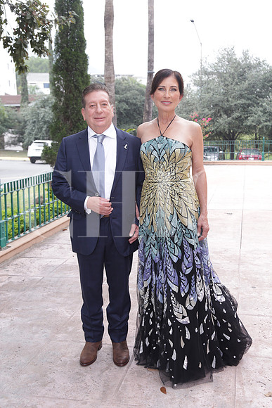 Mauricio Yarte e Irma Garza de Yarte ( Papás Novio)1