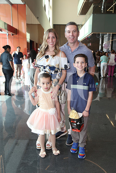 Ana Patricia Ruiz, Juan Pablo Robles, Ana Regina Robles y Juan Pablo Robles 0