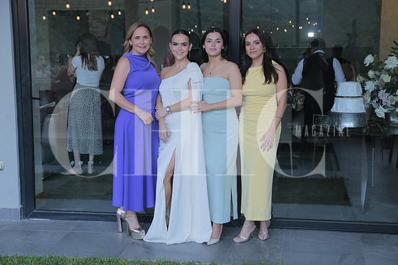Lilia Lopez, Carolina Lopez, Maria Jose Lopez y Paulina Lopez 2