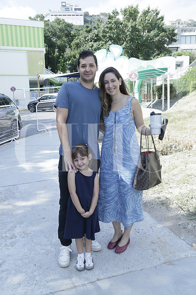 Gabriel Flores, Daniela Guerra y Olivia Flores (2)