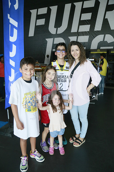 Francico Xavier Morales, Patricio Morales, Karla Garza, Lily López y Katia Morales