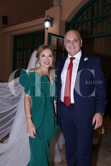 Angeles Reyes de Gutiérrez y José Carlos Gutiérrez ( Papás Novia)2