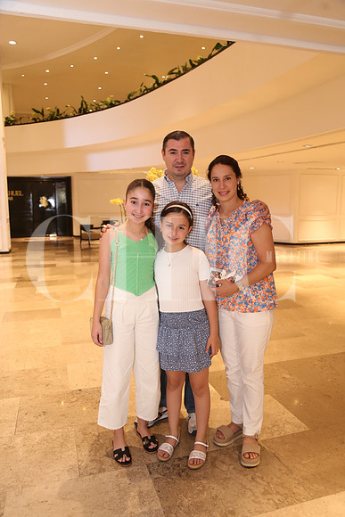 Federico Lankenau, Daniela Cepeda de Lankenau, Eugenia Lankenau y Catalina Lankenau 1