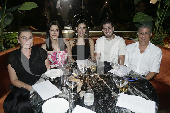 Cecilia Pena, Martha Lozano,Valentina Pena, Gonzalo Martínez y Gonzalo Martínez