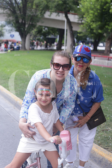 Deby Karren, Eugenia Solis y Miriam Ibarra de Karren 0