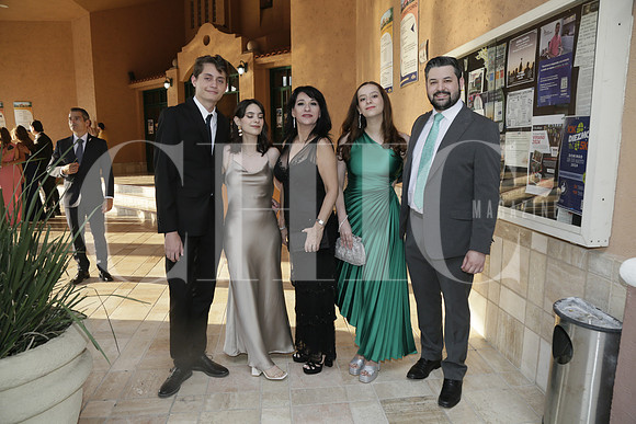Agustin Cane, Paulina Vela, Cristina López, Ana Sofia López y Marcelino Guevara (2)