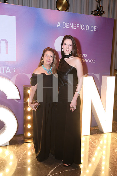 Lidia Pérez de Warnholtz y Greta Warnholtz2