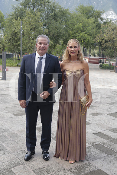 Ricardo Albuerne y Carolina Pro 4