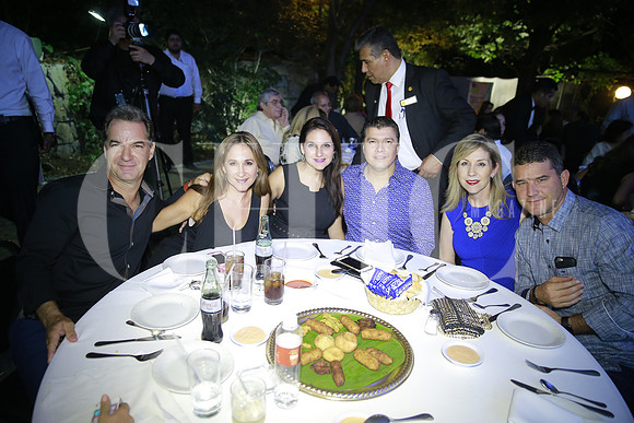 Javier Salas, Diana Villarreal, Laura Ramos de Vazquez, Sergio Vazquez, Ana Cecilia Ibarra de Guerra y Andrés Guerra (2)
