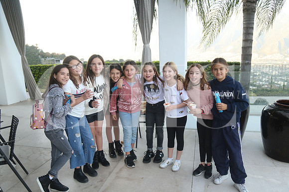Ines Corcuera, Tisiana Ayala, Maria Gomez, Caia Lopez, Isabela Elizondo, Ema Montalvo, Maria Chapa, Caro Flores, Romina Garza