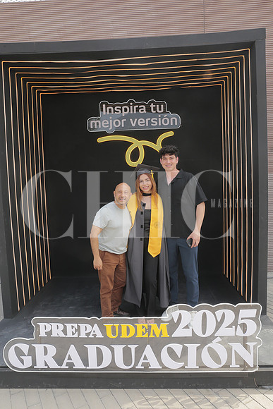 Gabriel Rodriguez, Victoria Rodriguez y Carlos Estrada 2