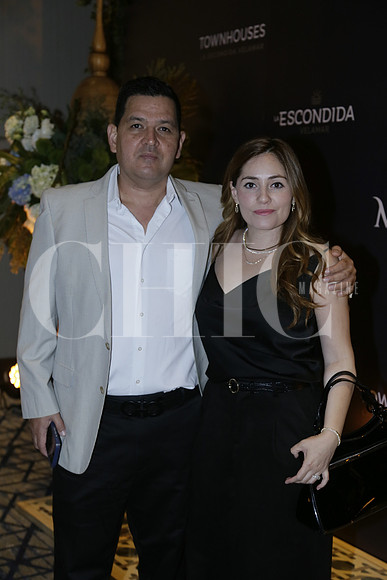 Calos Lozano y Deborah Pierce