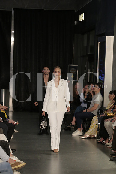 Pasarela 402