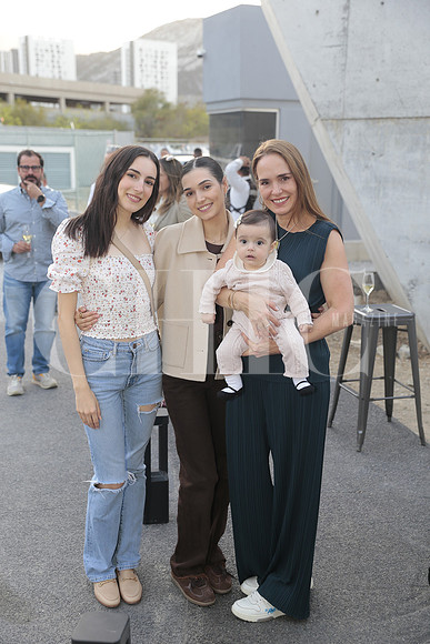 Mariana Gonzalez, Vale Gonzalez, Valentina Guerra y Vero Scott 3