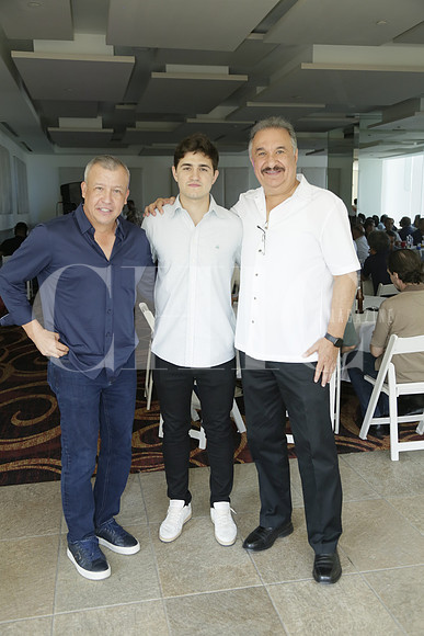 Rolanda Vanegas, Adrián Mijares y Roberto Mijares (2)