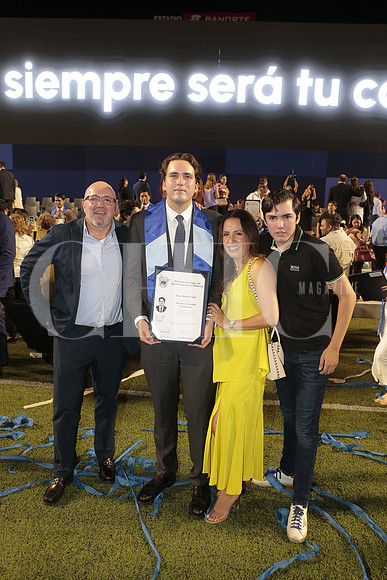 Emiliano Montoya, Diego Montoya, Rosa Elena Lopez y Emiliano Montoya 2