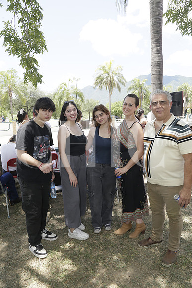 Antonio González, Robin Carlos, Ana González Karina de González y José González (3)