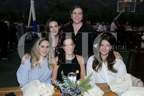 (arriba) Andrea Fares, Verónica Serrano, (abajo de izq a der) María Angela Elizondo, Nydia Del Razo y Letty Garza