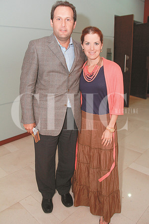 Miguel Garza y Vivian Villarreal de Garza