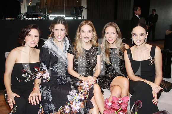 Vivianne Clariond de Piccolo, Mariana Canales, Conchita  Ulloa de Odriozola, Monica zambrano y Martha Cantu de Villarreal