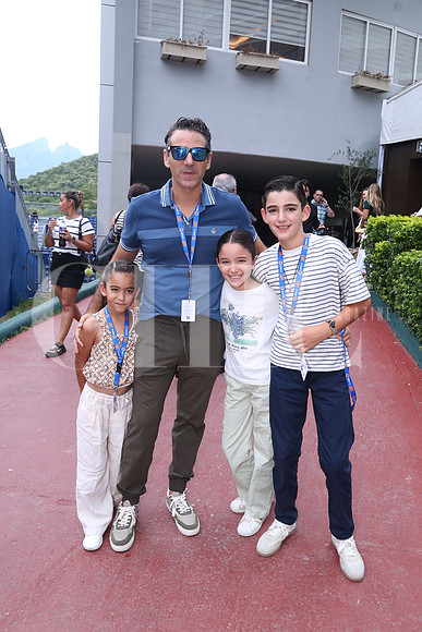 Gonzalo Martínez, Greta Martínez, Loreta Martínez y Gonzalo Martínez 1
