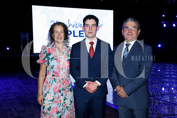 Ana Verónica Martínez de González, Luis González y Luis Manuel González